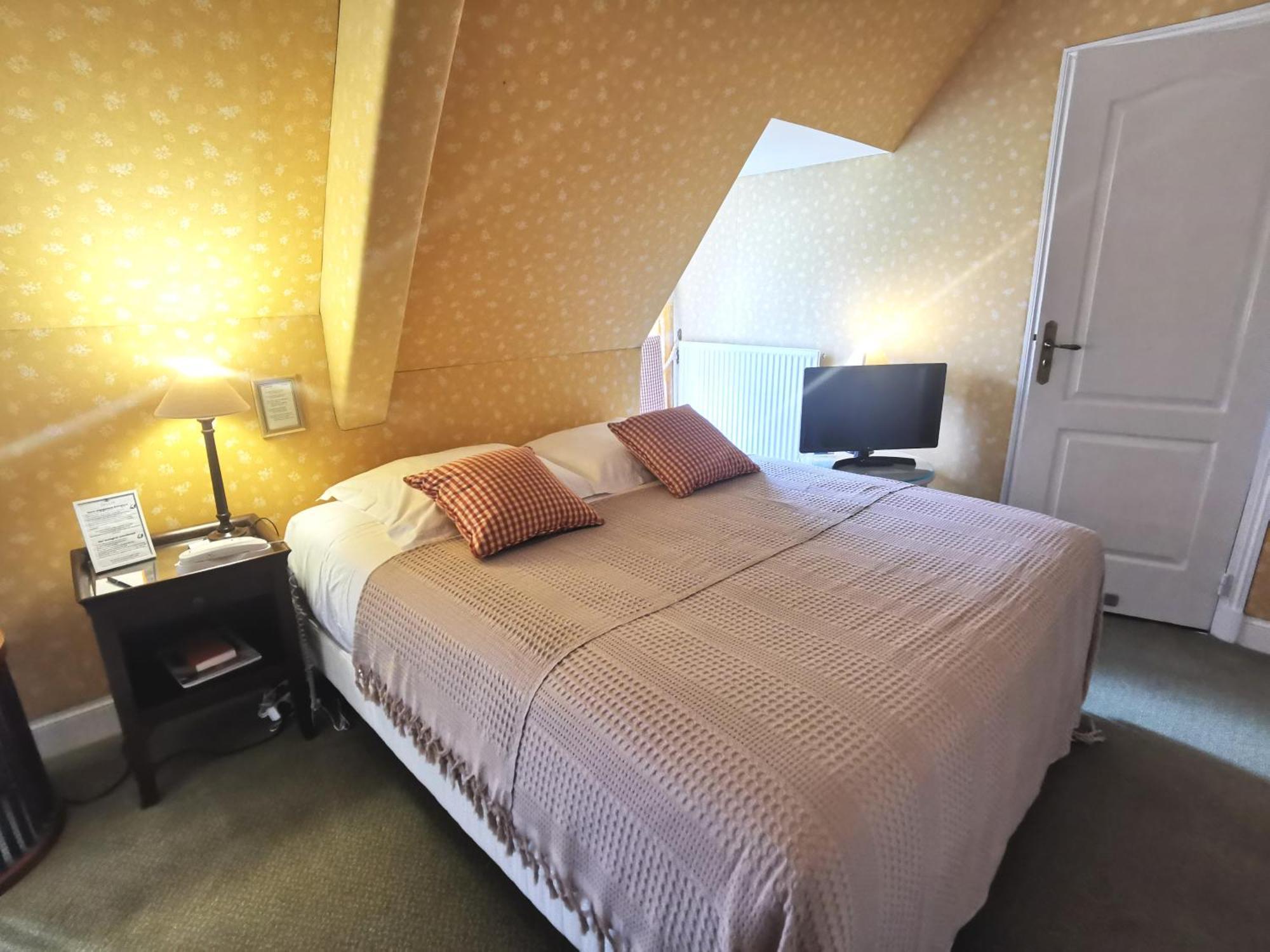 Grand Hotel "Chateau De Sully" - Piscine & Spa -Teritoria Luaran gambar