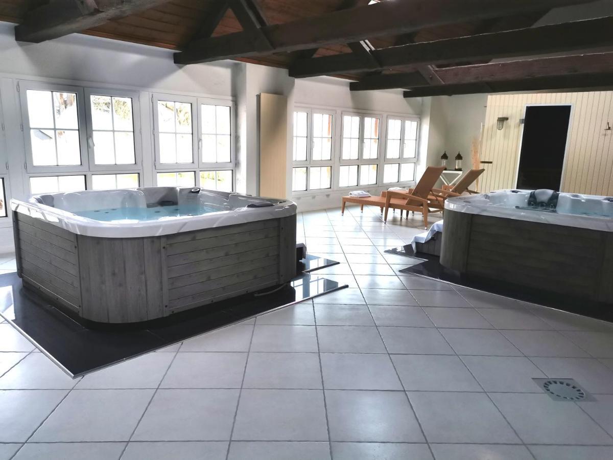 Grand Hotel "Chateau De Sully" - Piscine & Spa -Teritoria Luaran gambar